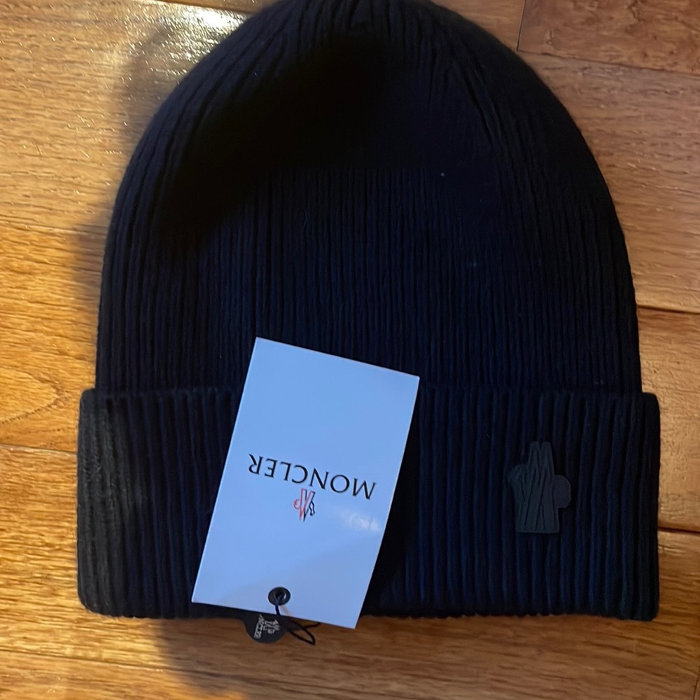 NWT Moncler beanie